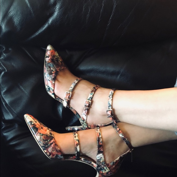 BCBGeneration Gladiator Buckle Strap Heel Shoes - Picture 12 of 16